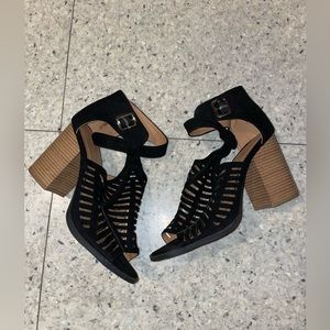 Charlotte Russe black high heels 👠🖤